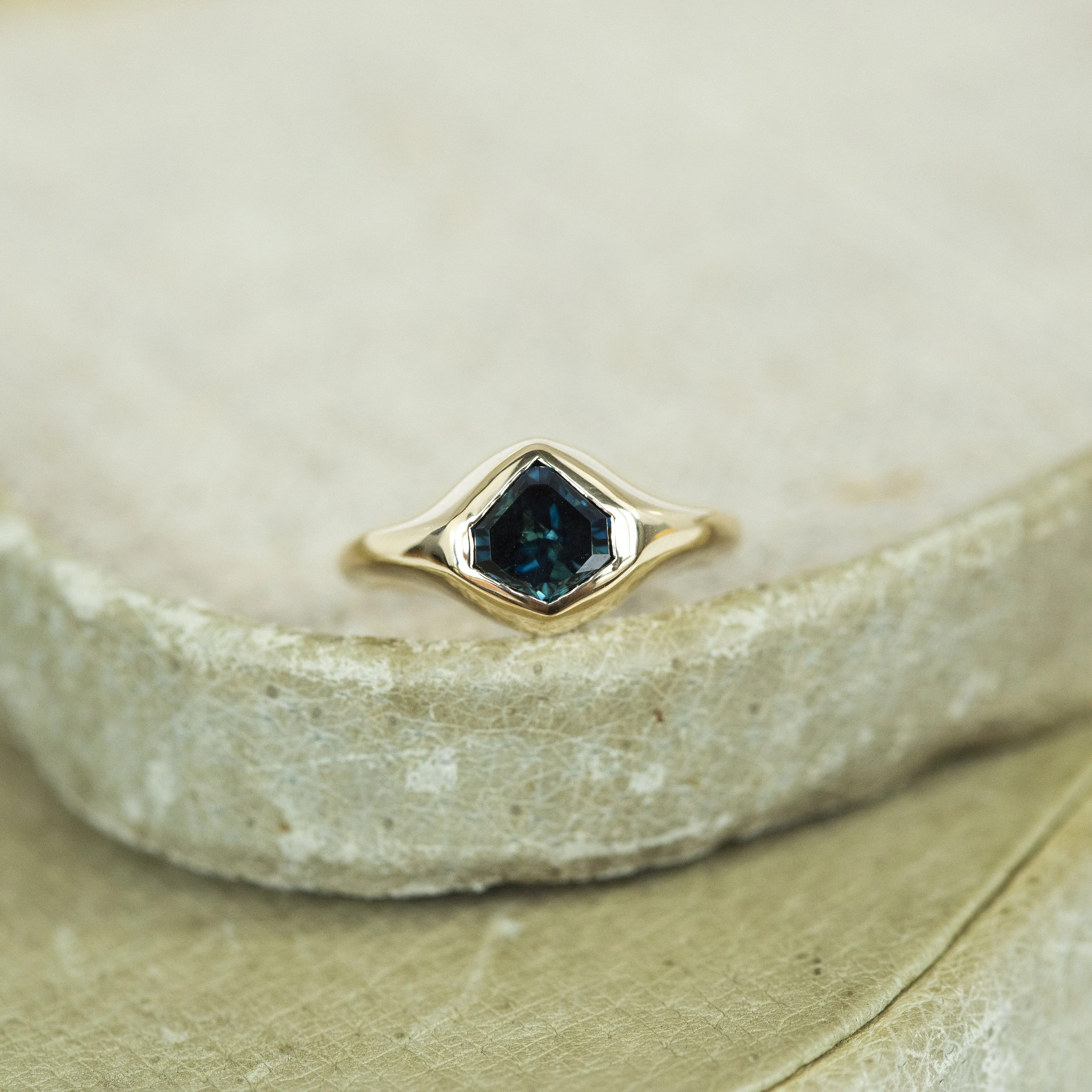 1.55ct Shield Sapphire Signet Ring In 18k Yellow Gold