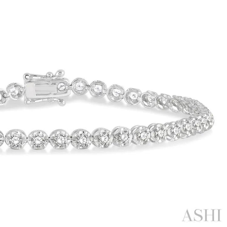 2 Ctw Round Cut Diamond Illusion Bracelet in 10K White Gold