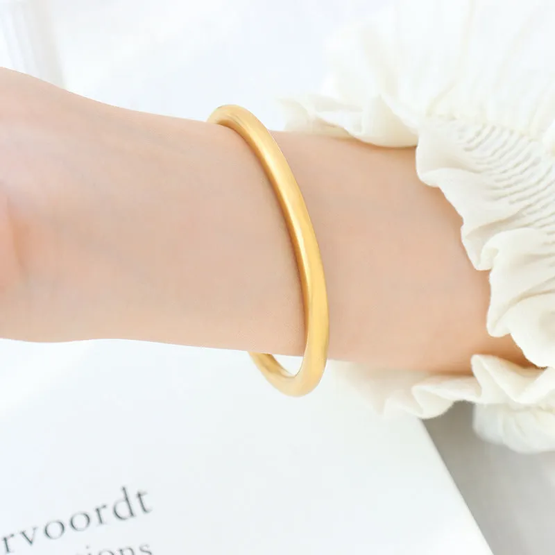 Elegant 18K Gold-Plated Bracelet for Women - Hypoallergenic Titanium Steel Jewelry