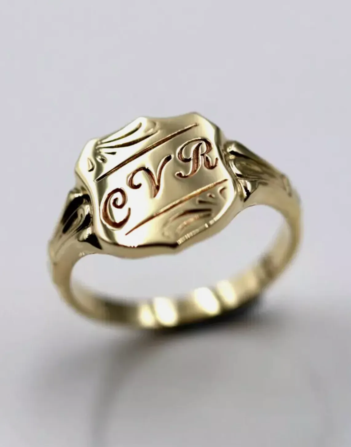 Kaedesigns, Genuine 9ct Solid Gold Large Signet Ring In Your Size - Engraving included