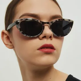 Luxury Cat eye Retro Rivets Sunglasses