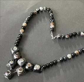 Vintage / antique Victorian bullseye banded agate stone and bead necklace on sterling silver chain, beautiful striations, Scottish style