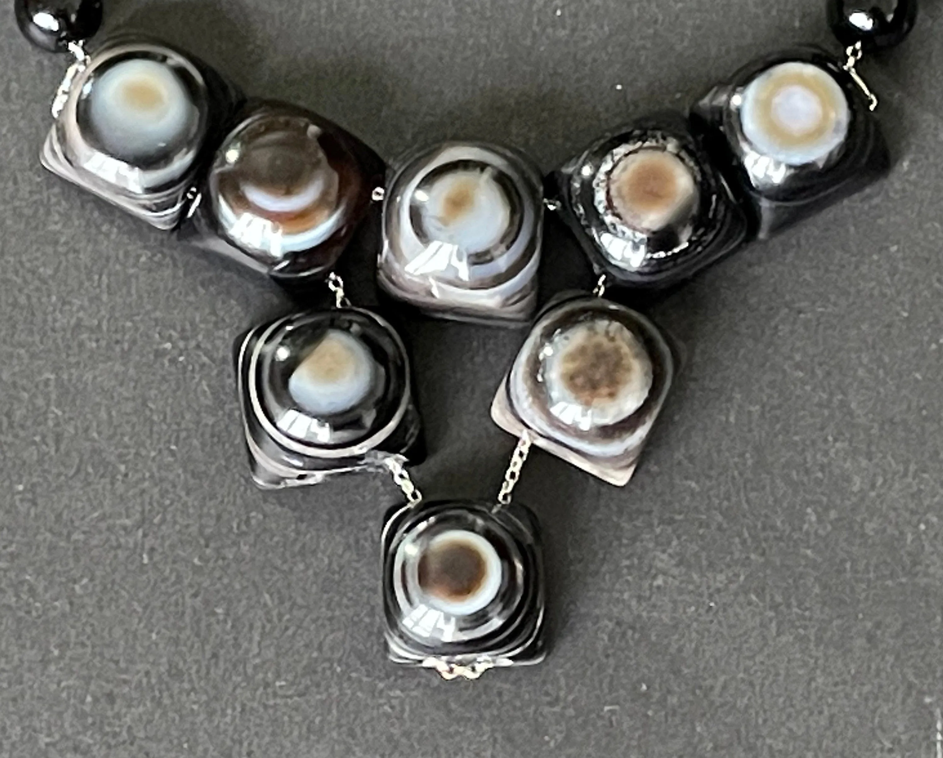 Vintage / antique Victorian bullseye banded agate stone and bead necklace on sterling silver chain, beautiful striations, Scottish style