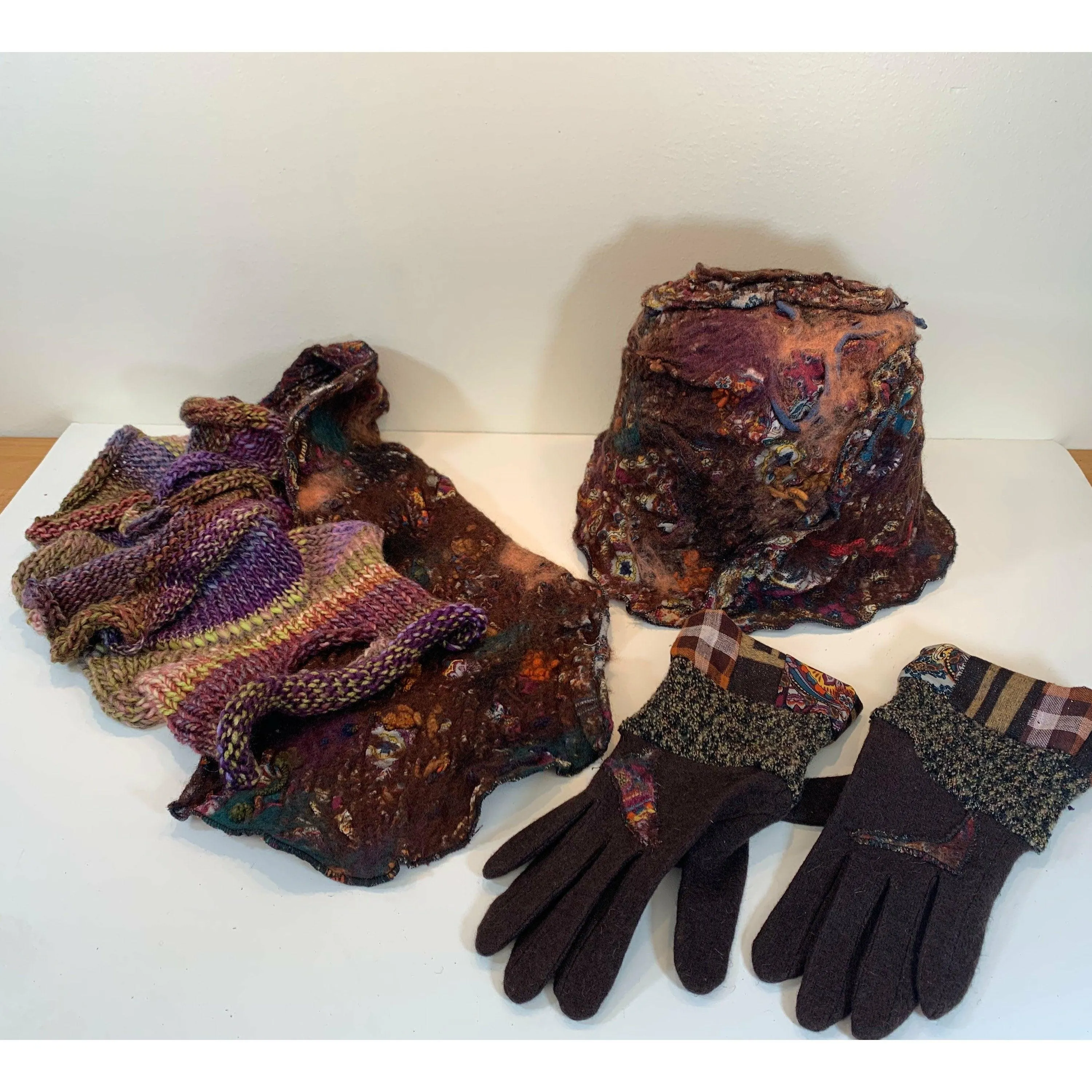 Wonderful brown wool winter gloves with recycled sweater bits, patchwork cuffs n felt details. Toasty gloves stretch to fit. Free Ship USA